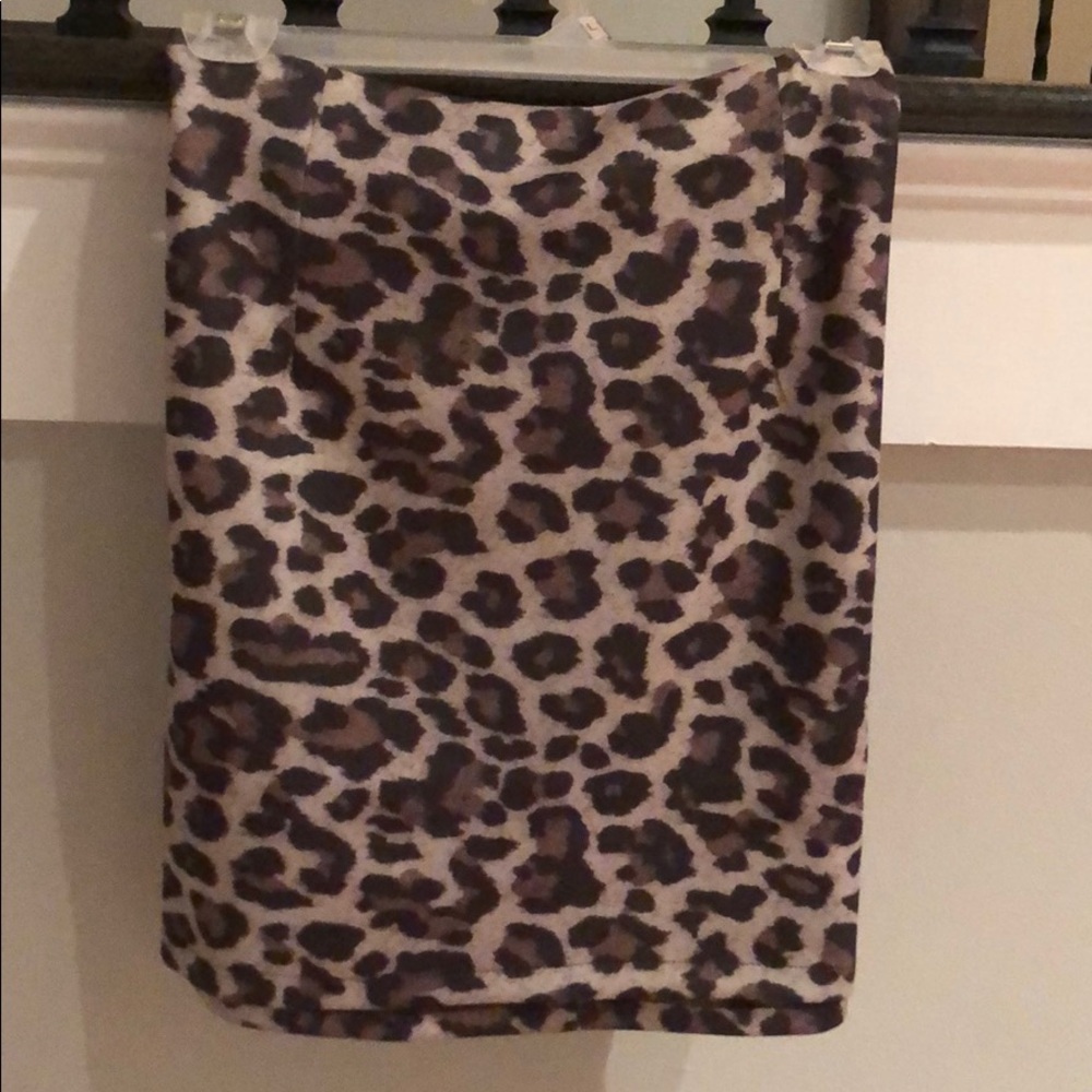 Leopard print stretch mini skirt!!!🖤(Never worn)